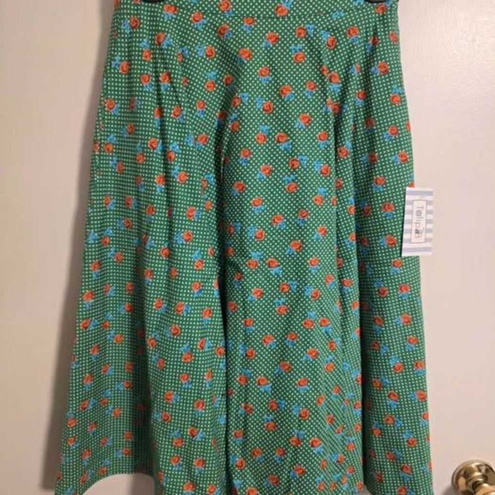 Size Small Tulip B green polka dot floral skirt NWT